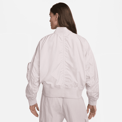 Chamarra bomber oversized para mujer Nike Sportswear Essential