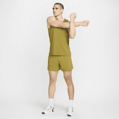 Shorts versátiles sin forro Dri-FIT de 13 cm para hombre Nike Unlimited