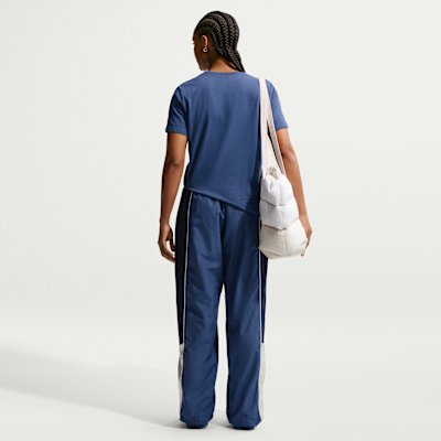 Nike Sportswear Club Essentials Women's T-Shirt