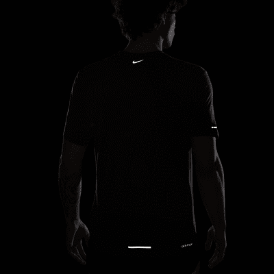 เสื้อวิ่งผู้ชาย Dri-FIT Nike Rise 365 Running Division