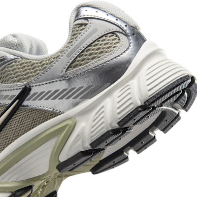 Nike V5 RNR Women's Shoes with Reflective Design Accents