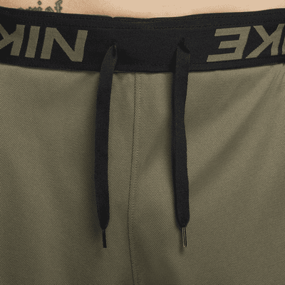 Shorts versátiles sin forro Dri-FIT de 18 cm para hombre Nike Totality