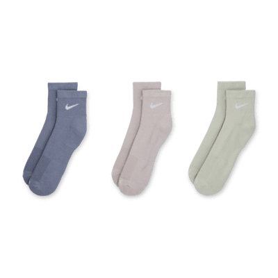 Nike Everyday Plus Cushioned Training Ankle Socks (3 Pairs)