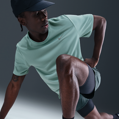 Playera de correr de manga corta Dri-FIT UV para hombre Nike Miler