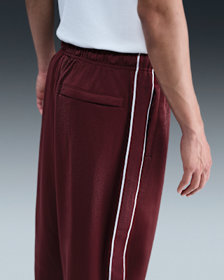 Nike Sportswear Club