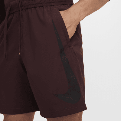 Shorts versátiles Dri-FIT de 18 cm sin forro para hombre Nike Form Swoosh