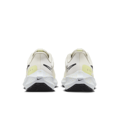 nike shield women's running shoes