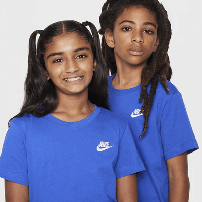 Playera para niños talla grande Nike Sportswear