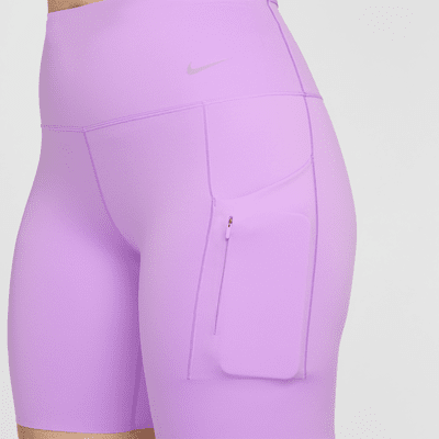 Shorts de ciclismo con bolsillos de tiro alto de 20 cm de sujeción firme para mujer Nike Go