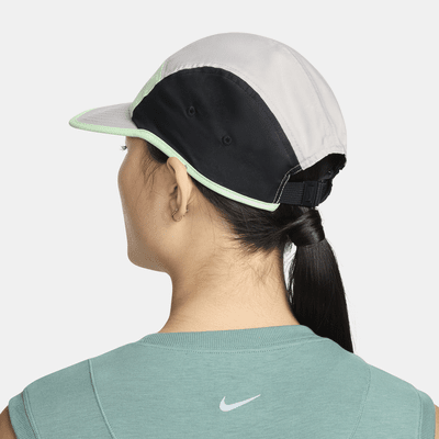 Nike Dri-FIT Fly Gorra sin estructura con logotipo Swoosh