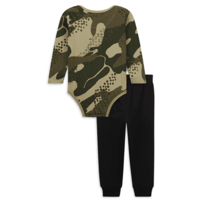 Nike Sportswear Club Camo Bodysuit and Pants Set Baby 2-Piece Set