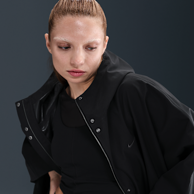 Nike Sportswear getailleerde regenponcho voor dames