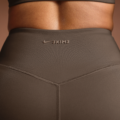 NikeSKIMS 매트 여성 하이웨이스트 7인치 바이커 쇼츠
