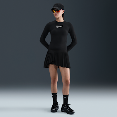 Skrócony damski T-shirt z długim rękawem o przylegającym kroju Nike Sportswear