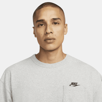 Nike Sportswear Premium Essentials Men's Pocket T-Shirt