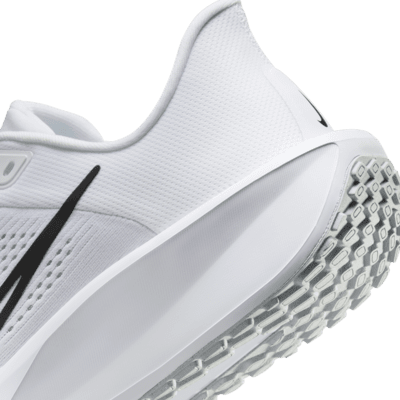 Tenis de correr en carretera para hombre Nike Quest 6