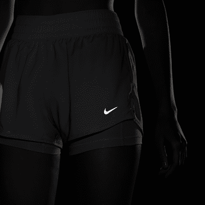 กางเกงขาสั้น 2-in-1 เอวปานกลาง 3 นิ้วผู้หญิง Nike Dri-FIT One