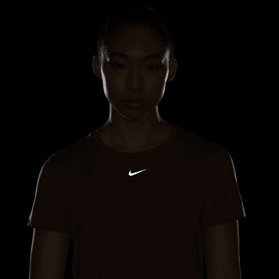 เสื้อแขนสั้นผู้หญิง Dri-FIT Nike One Classic