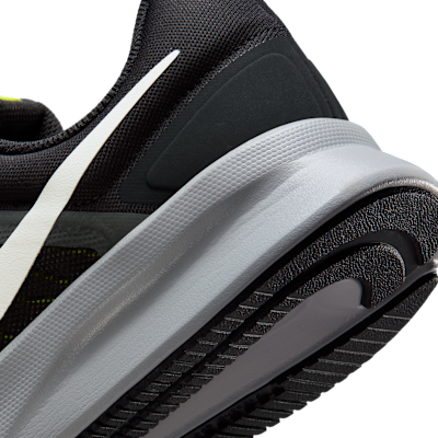 Tenis de correr en pavimento para hombre Nike Run Swift 3