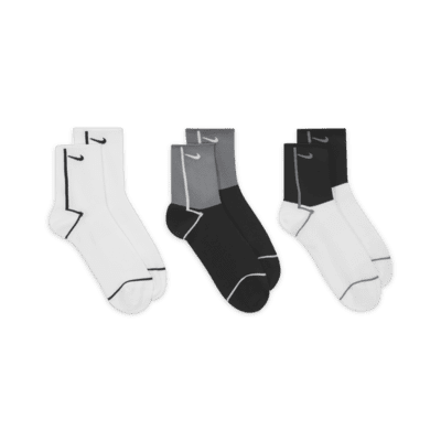 Nike Everyday Plus Lightweight Women's Training Ankle Socks (3 Pairs)