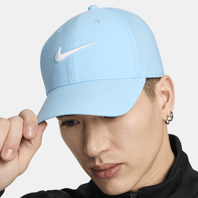 Gorra Swoosh estructurada Nike Dri-FIT Club