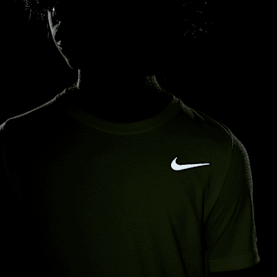 เสื้อเทรนนิ่งเด็กโต Nike Dri-FIT Miler (ชาย)