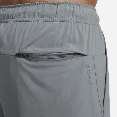 Nike Unlimited Pantalón corto versátil Dri-FIT 2 en 1 de 18 cm - Hombre