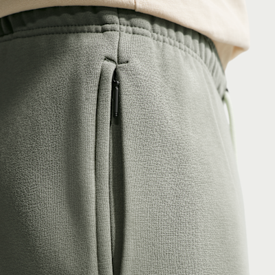 Nike Standard Issue Men's Therma-FIT 35.6cm (approx.) Fleece Basketball Shorts