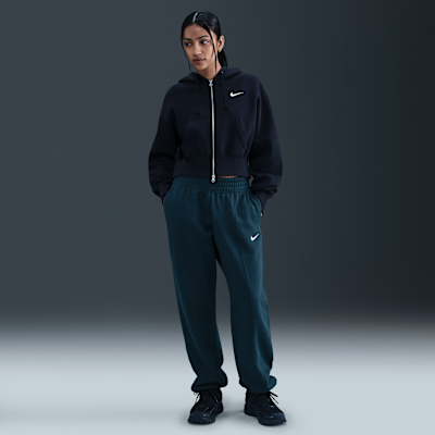Nike Sportswear Essential Collection