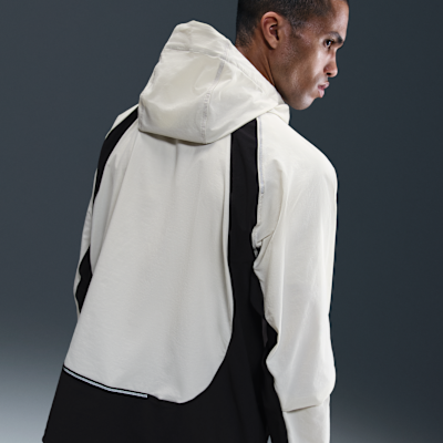 Nike Tech Men's Dri-FIT Woven Colour-Block Windrunner Loose Jacket