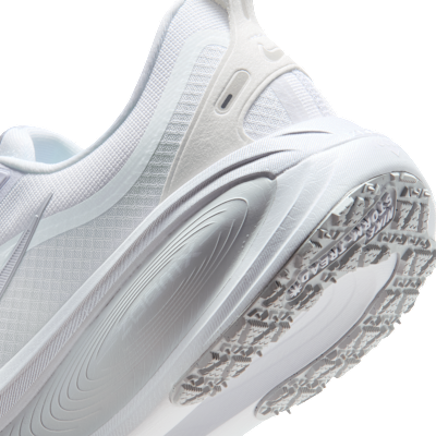 Nike Vomero 18 GORE-TEX Men's Waterproof Road Running Shoes with Reflective Accents