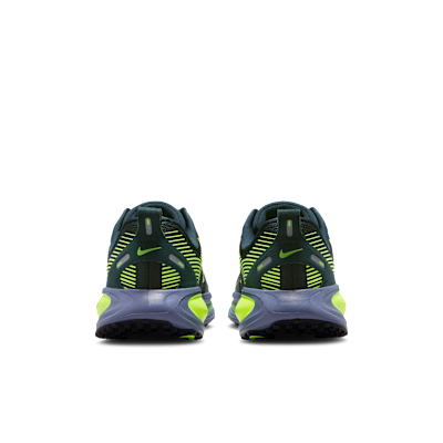 Nike Vomero 18 Older Kids' Road Running Shoes
