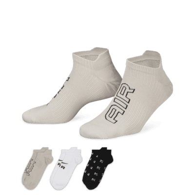 Nike Air Dri-FIT Everyday Plus Lightweight No-Show Socks (3 Pairs)