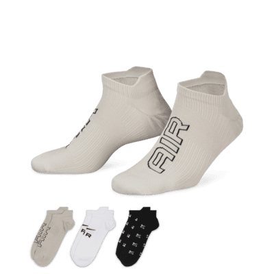 Nike Air Dri-FIT Everyday Plus Lightweight No-Show Socks (3 Pairs). Nike VN