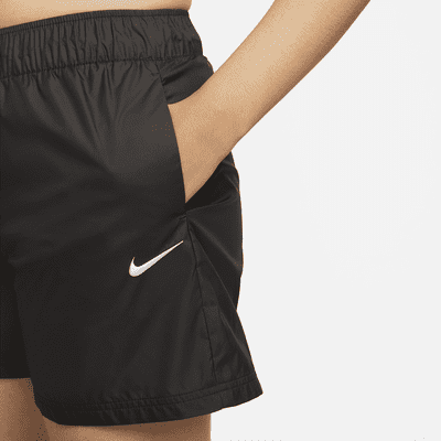 Shorts Repel de tiro medio para mujer Nike Sportswear Essentials