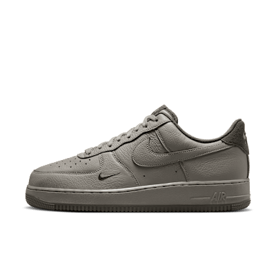 Tenis para hombre Nike Air Force 1 '07 LV8