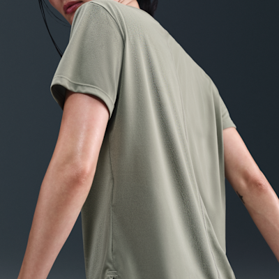 Nike Dri-FIT One Women's Standard-Fit Short-Sleeve Top