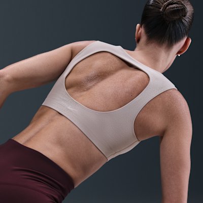 Nike Zenvy leicht gefütterter Sport-BH mit leichtem Halt