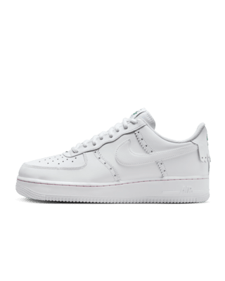 Experience Ultimate Comfort and Style with Men's Nike Air Force 1 LV8 SE Suede Casual Shoes