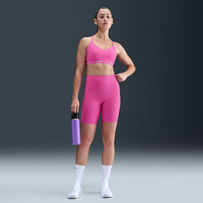 Nike Universa