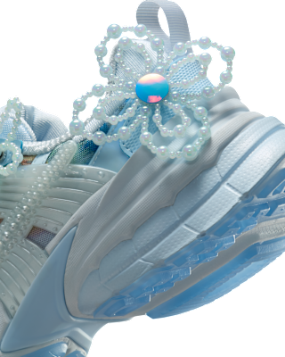 Nike V2K Run 女款藝術家系列