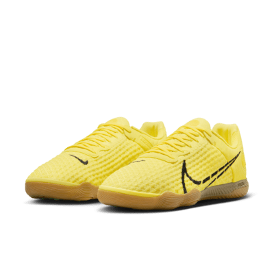 Tacos de fútbol low para cancha cubierta Nike React Gato