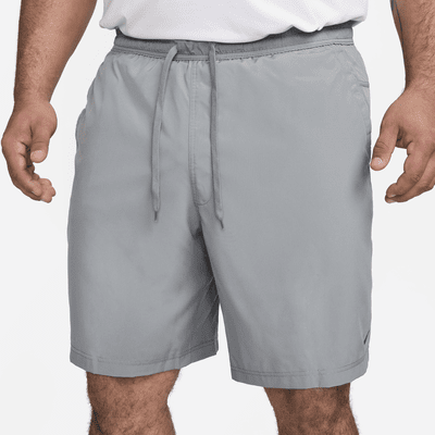 Shorts versátiles Dri-FIT de 23 cm sin forro para hombre Nike Form