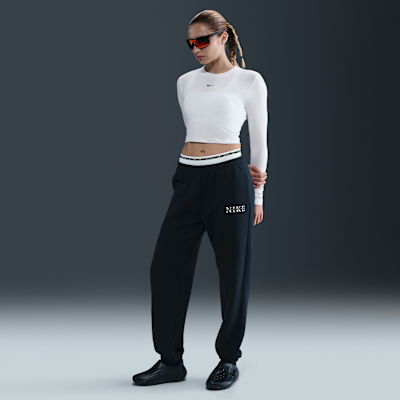 Nike Sportswear Chill Knit schmales, verkürztes Longsleeve (Damen)