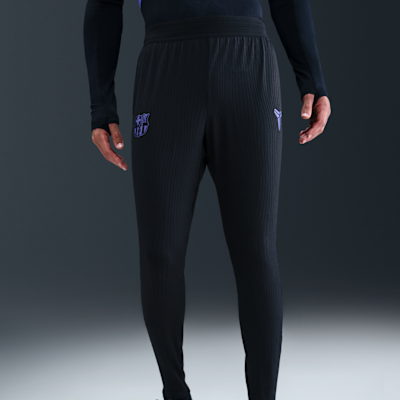 Pantaloni da calcio in maglia Kobe Dri-FIT ADV FC Barcelona Strike Elite Away – Uomo