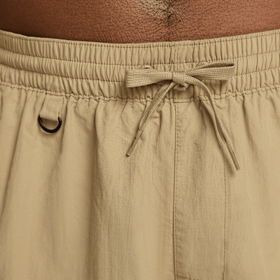 Shorts cargo con forro completo de 18 cm para hombre Nike Swim Voyage