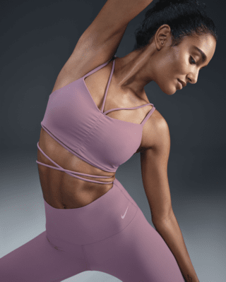 Женские  Nike Zenvy Strappy Wrap Light-Support Padded Sports Bra