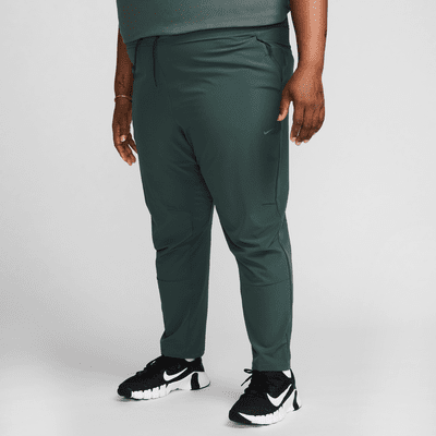 Pants versátiles Dri-FIT de pierna entallada para hombre Nike Unlimited