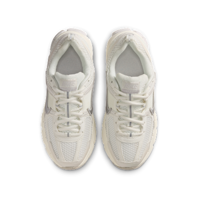 Nike Vomero 5 Older Kids' Shoes with Reflective Design Accents. Nike FI