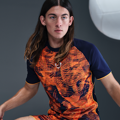 Nike Academy+ Men's Dri-FIT Short-Sleeve Soccer Top